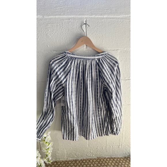 TimeTru Gray Long Sleeve Top Size Medium - Picture 2 of 5